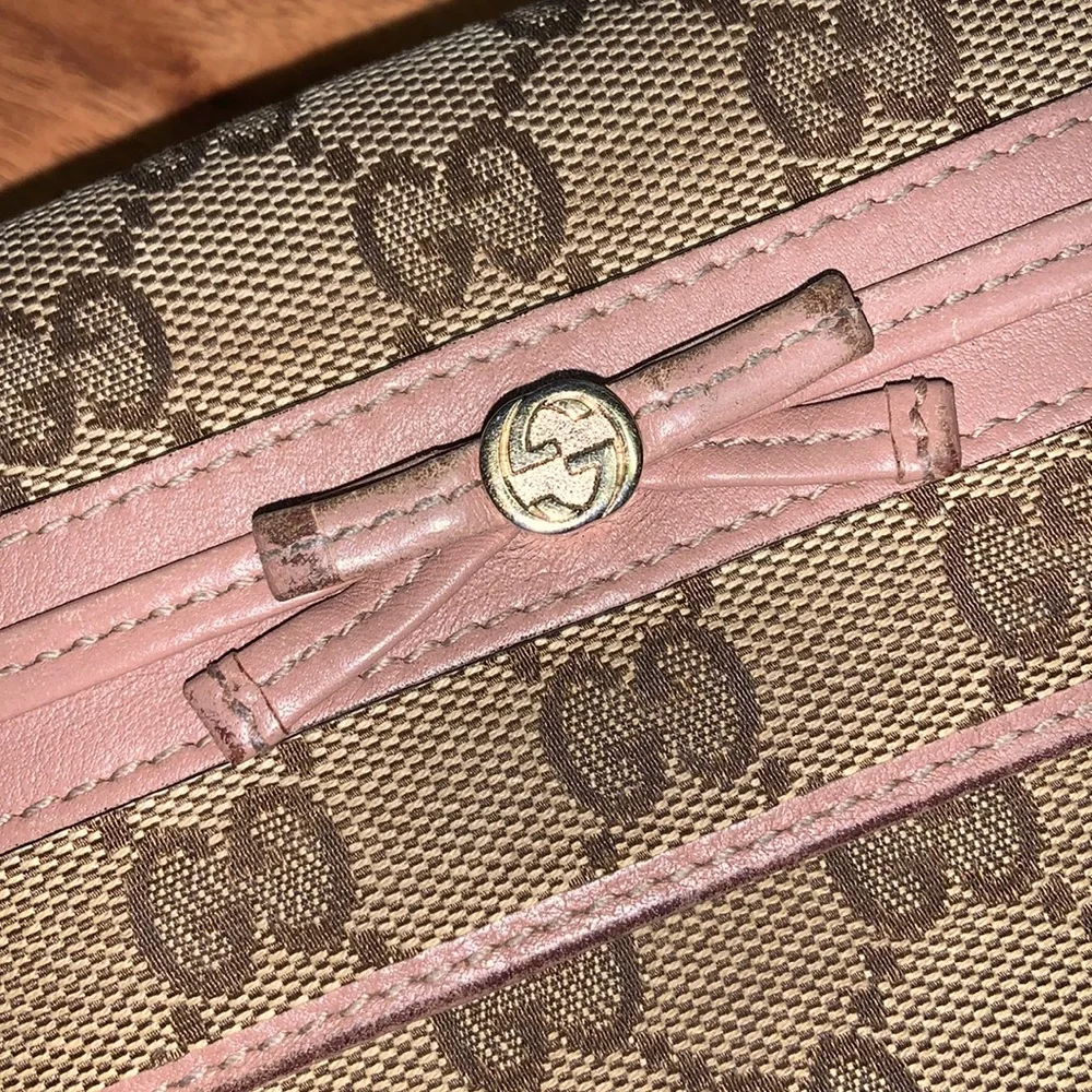 Authentic Vintage Gucci Signature Logo Canvas Wallet with Bow - Picture 2 of 16
